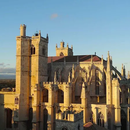 Chateau De La Motte - Entre Narbonne Et Le Canal Du Midi *