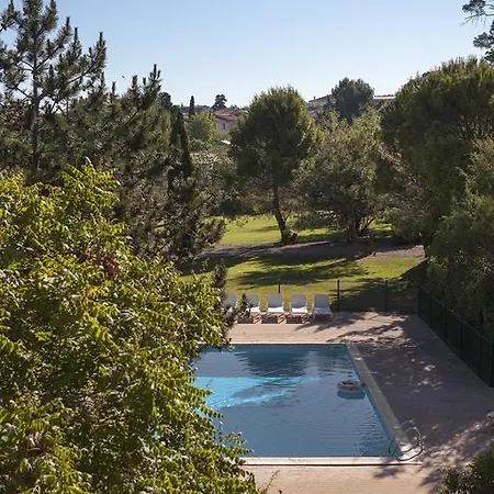 Chateau De La Motte - Entre Narbonne Et Le Canal Du Midi *