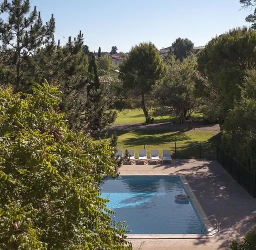 Chateau De La Motte - Entre Narbonne Et Le Canal Du Midi *